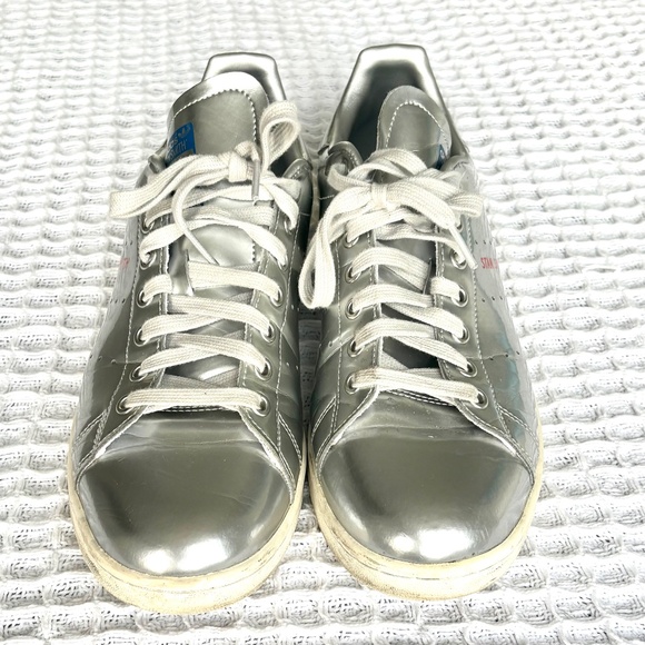 Adidas men’s Stan Smith metallic silver shoes - Picture 3 of 5
